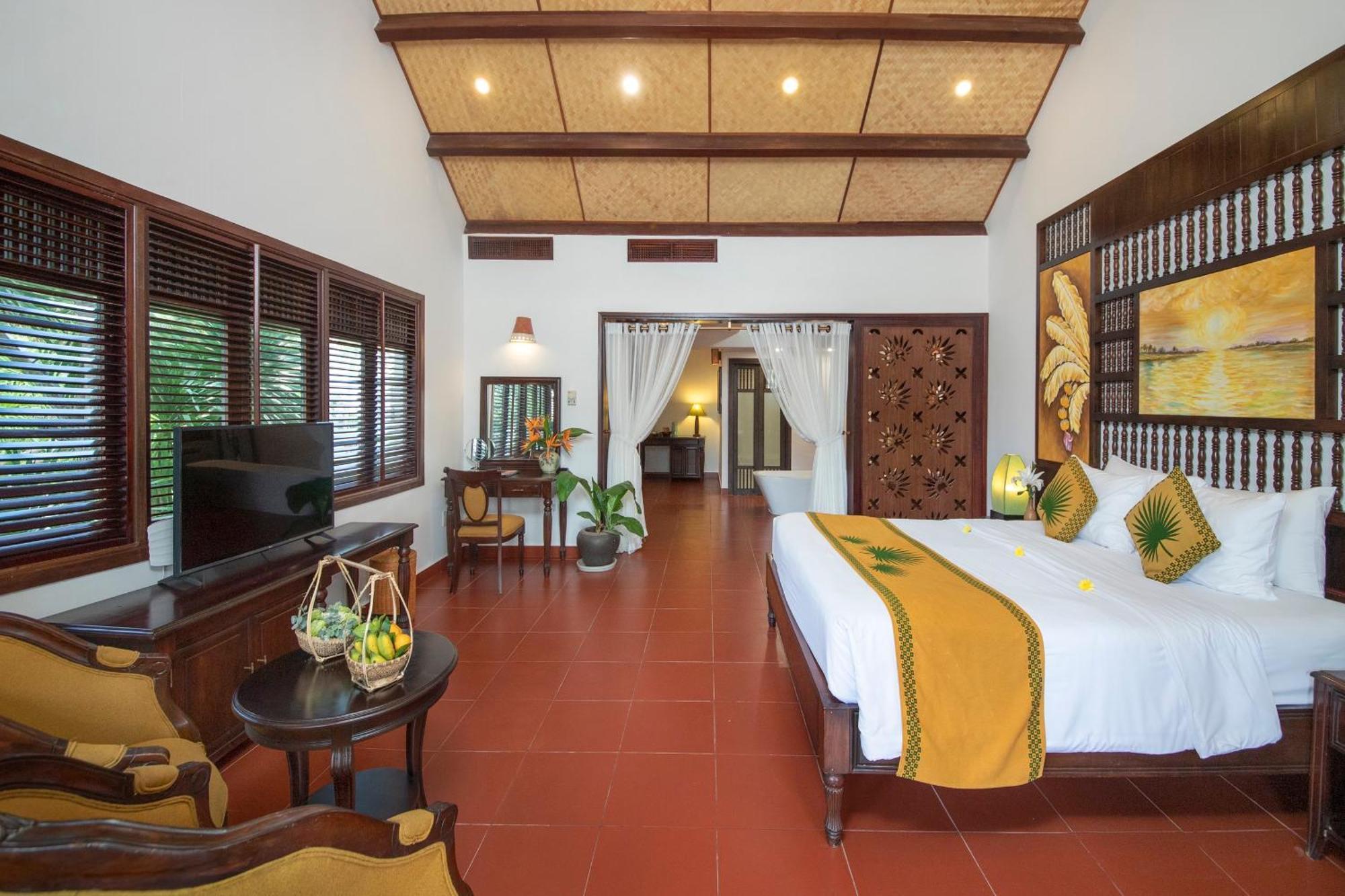 Palm Garden Beach Resort & Spa Hoi An Exteriör bild A room at the resort