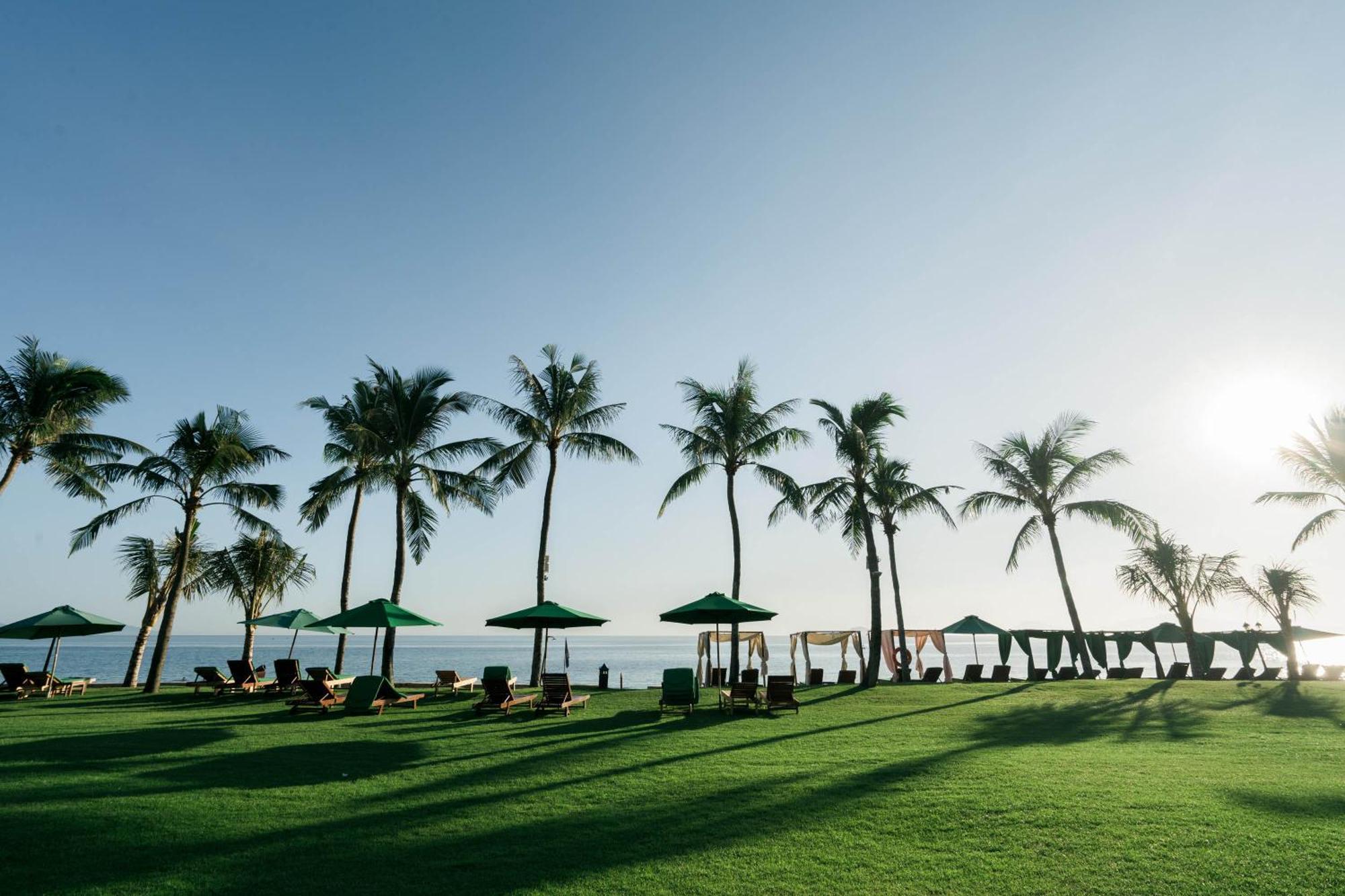 Palm Garden Beach Resort & Spa Hoi An Exteriör bild The beach at the InterContinental Hotel